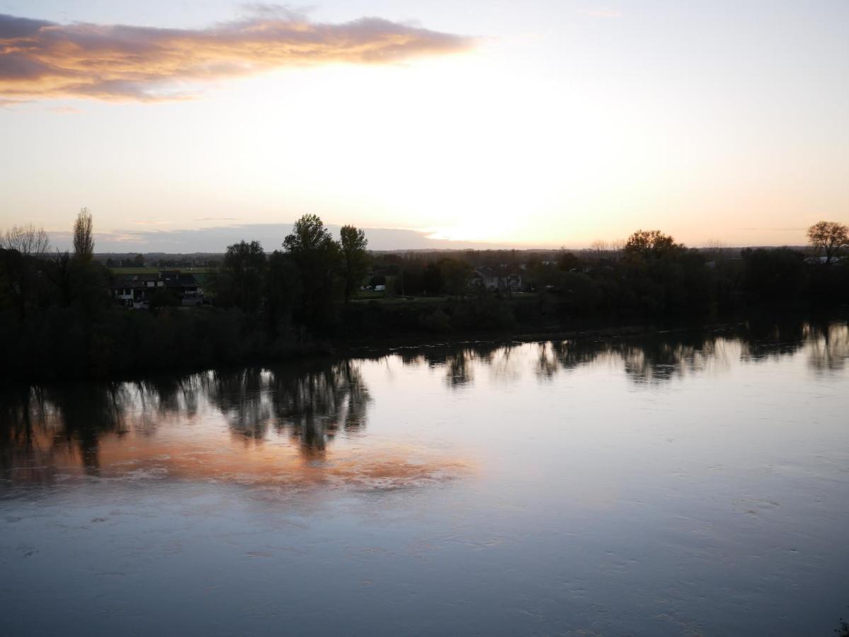 Hotel Restaurant Cote Garonne Le Balcon Des Dames - Tonneins Fauillet Marmande - Vue Panoramique Bord De Garonne Chambres Climatisees Екстер'єр фото