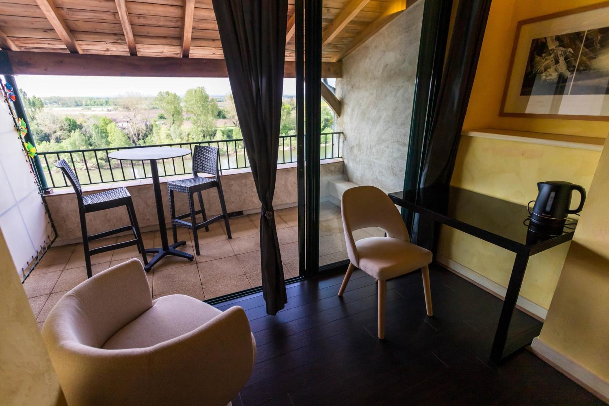 Hotel Restaurant Cote Garonne Le Balcon Des Dames - Tonneins Fauillet Marmande - Vue Panoramique Bord De Garonne Chambres Climatisees Екстер'єр фото