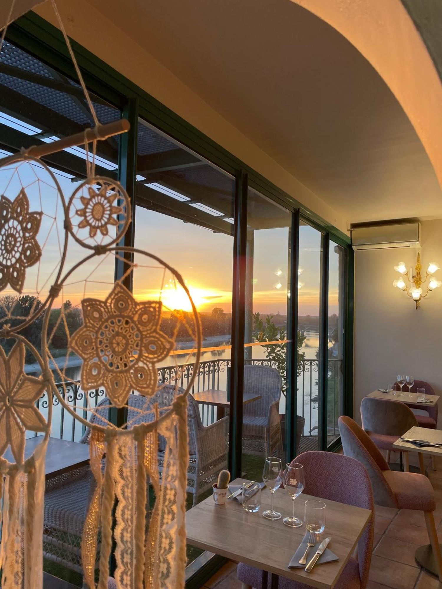 Hotel Restaurant Cote Garonne Le Balcon Des Dames - Tonneins Fauillet Marmande - Vue Panoramique Bord De Garonne Chambres Climatisees Екстер'єр фото