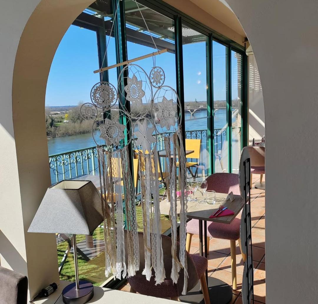Hotel Restaurant Cote Garonne Le Balcon Des Dames - Tonneins Fauillet Marmande - Vue Panoramique Bord De Garonne Chambres Climatisees Екстер'єр фото